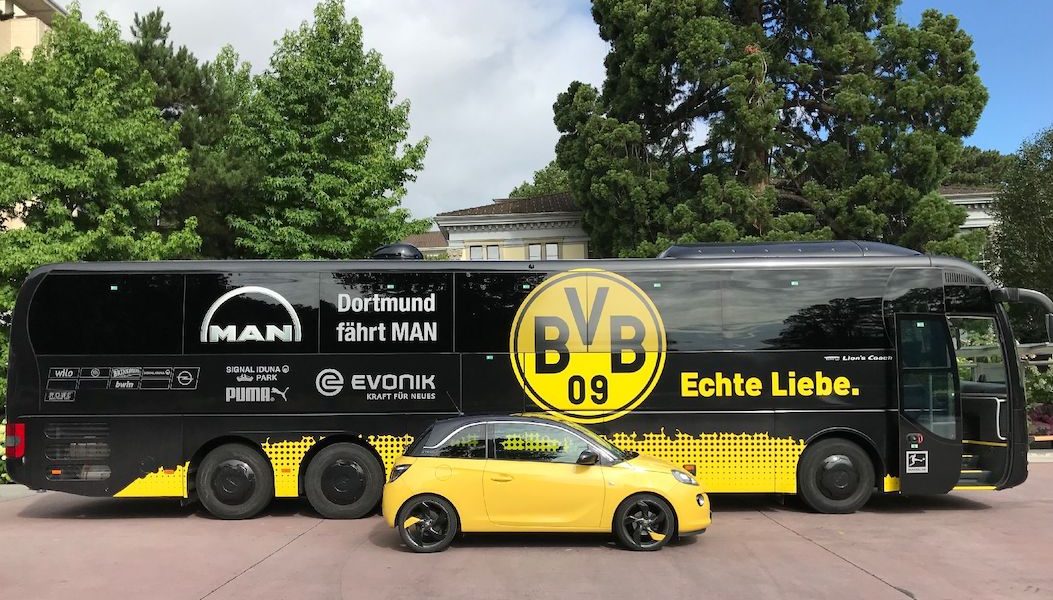 Opel Adam BVB Borussia Dortmund Bus schwarzgelb